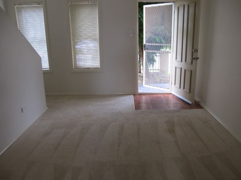 4 LAUFFRE WALK, Caroline Springs VIC 3023