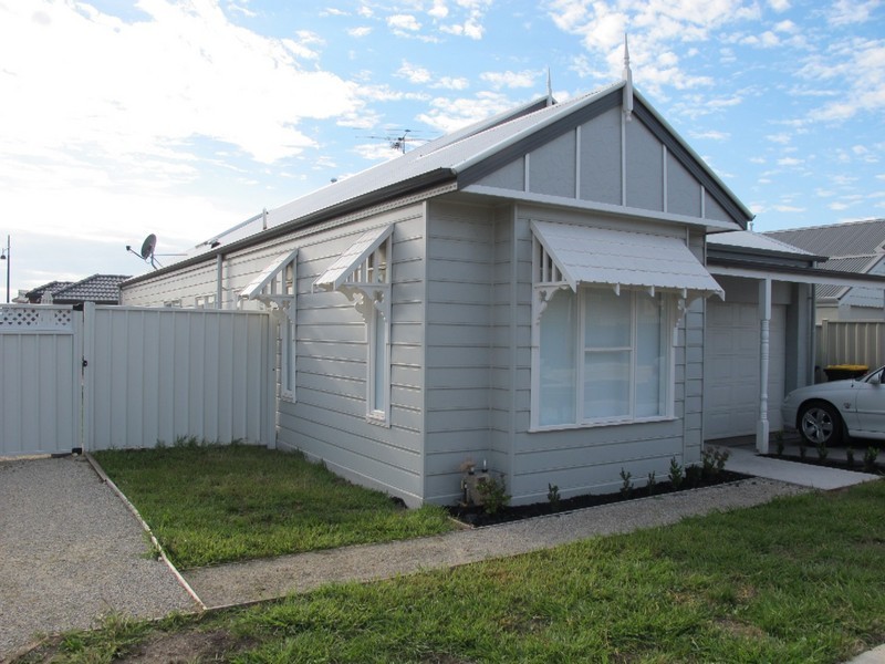 22 Etheridge Rise, Caroline Springs VIC 3023