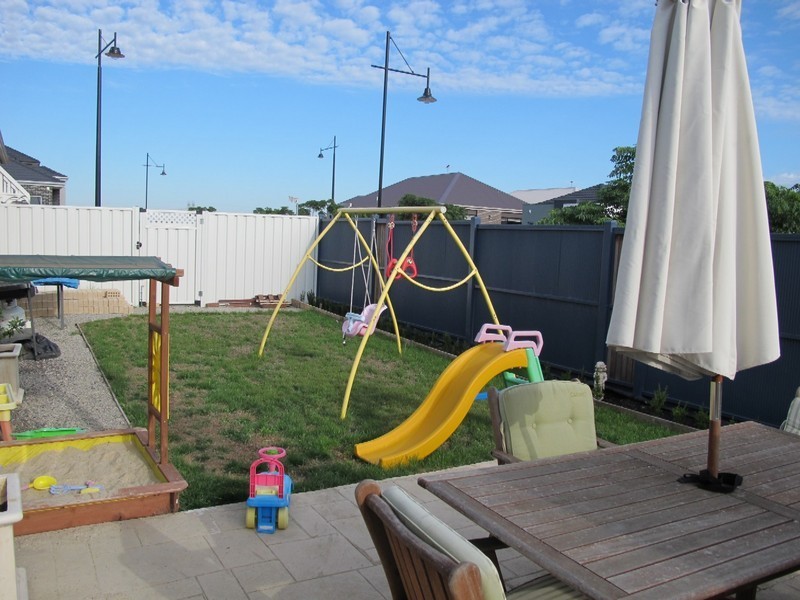 22 Etheridge Rise, Caroline Springs VIC 3023