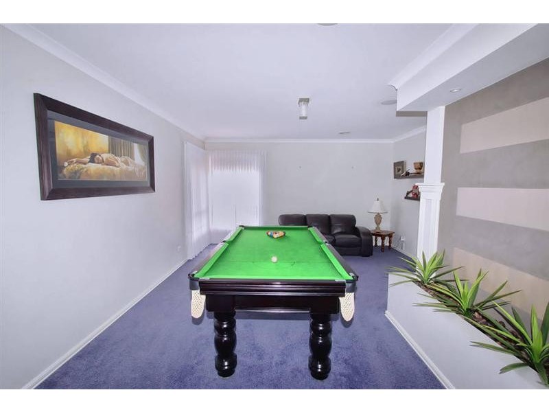 28 Gisborne Way, Caroline Springs VIC 3023