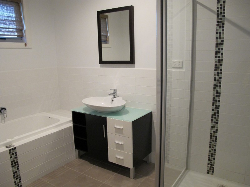 1/5 Normandy Street, Sydenham VIC 3037