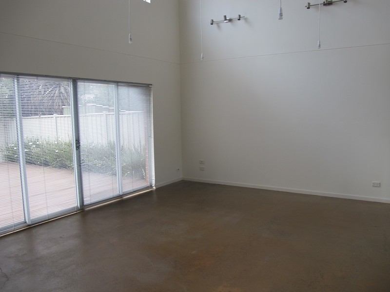 6 Beacon Lane, Caroline Springs VIC 3023