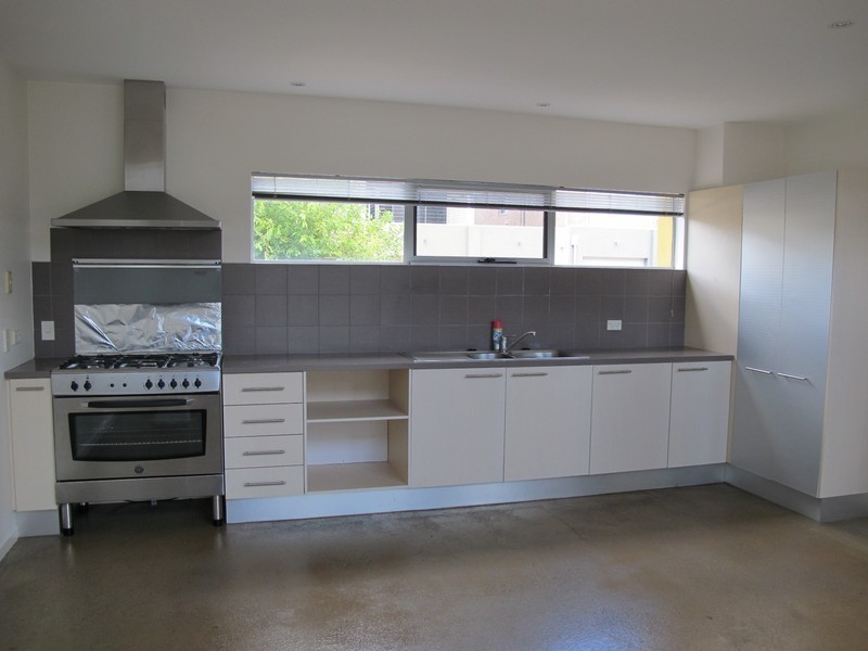 6 Beacon Lane, Caroline Springs VIC 3023