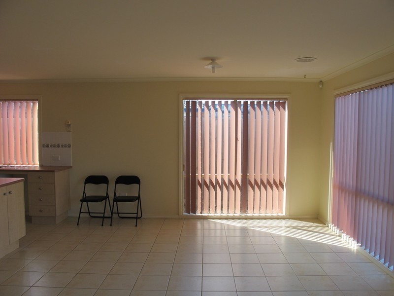 6 Clyde Close, Taylors Hill VIC 3037