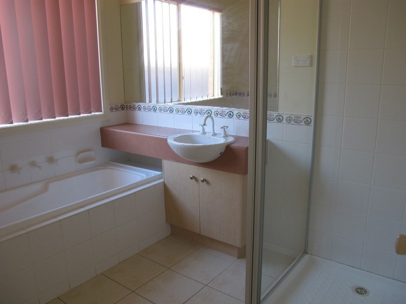 6 Clyde Close, Taylors Hill VIC 3037