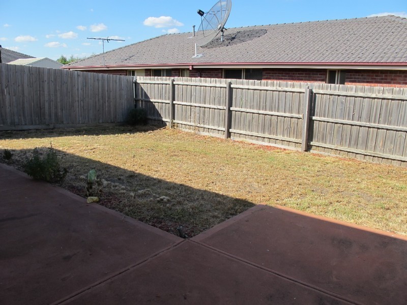 6 Clyde Close, Taylors Hill VIC 3037