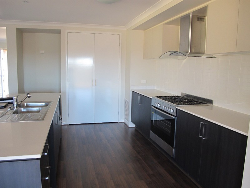 16 Leuca Street, Brookfield VIC 3338