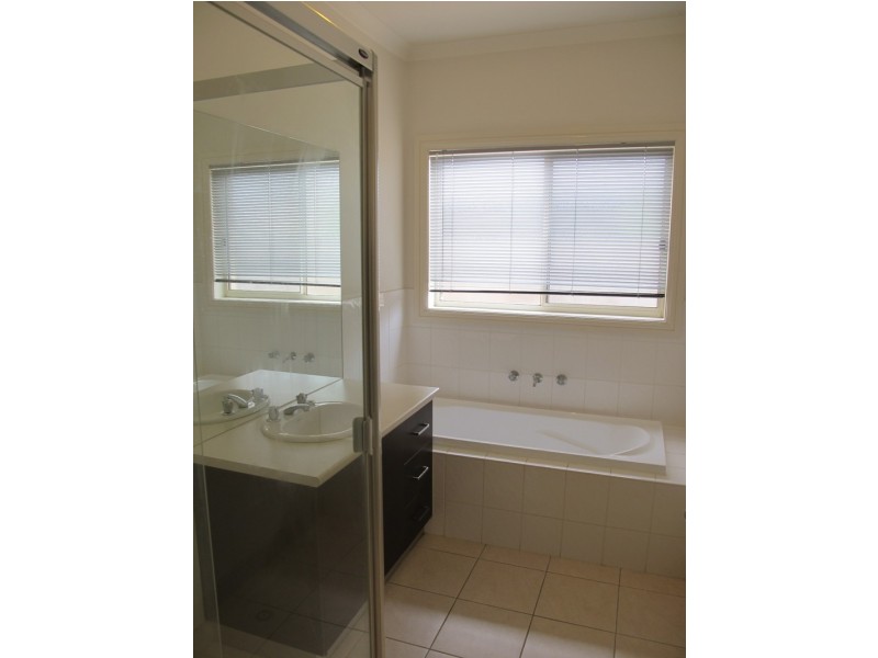 32 Menzies Drive, Burnside Heights VIC 3023