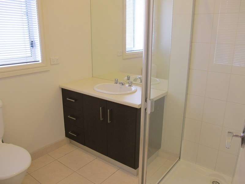 32 Menzies Drive, Burnside Heights VIC 3023