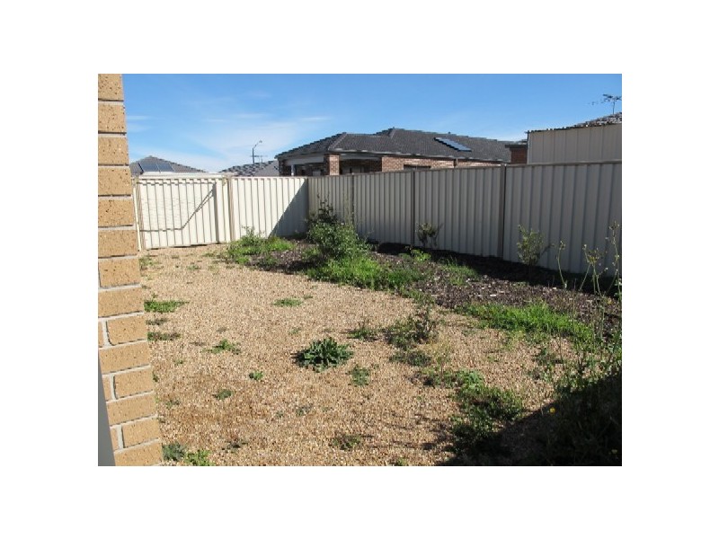 5 Clare Street, Brookfield VIC 3338