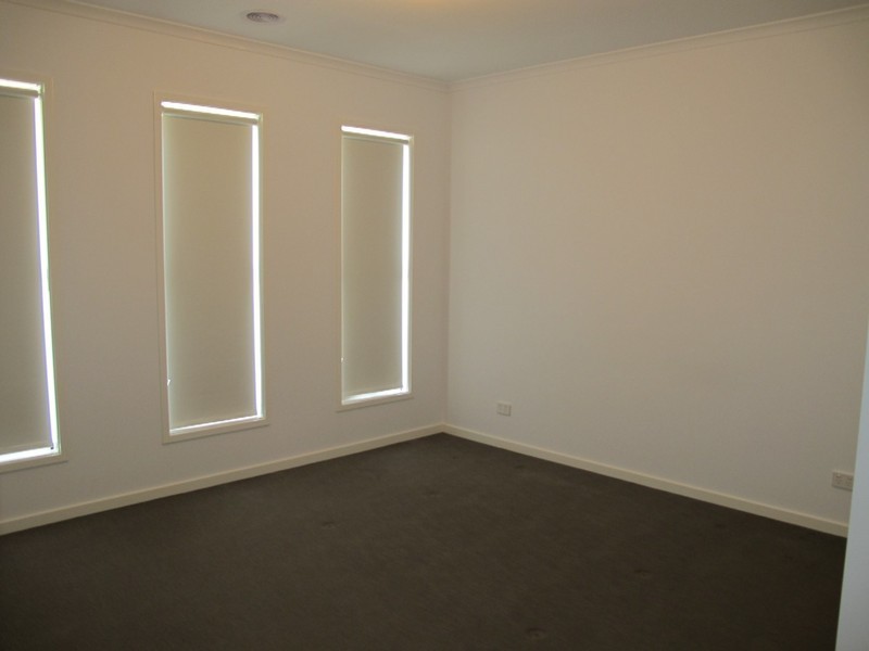 7 Gardenia Way, Caroline Springs VIC 3023