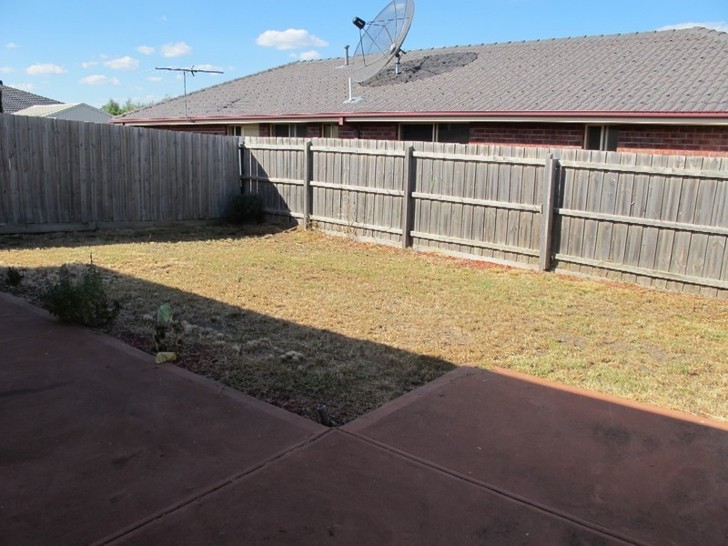 6 Clyde Close, Taylors Hill VIC 3037