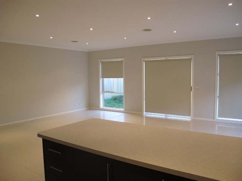 6 Parsley Street, Caroline Springs VIC 3023