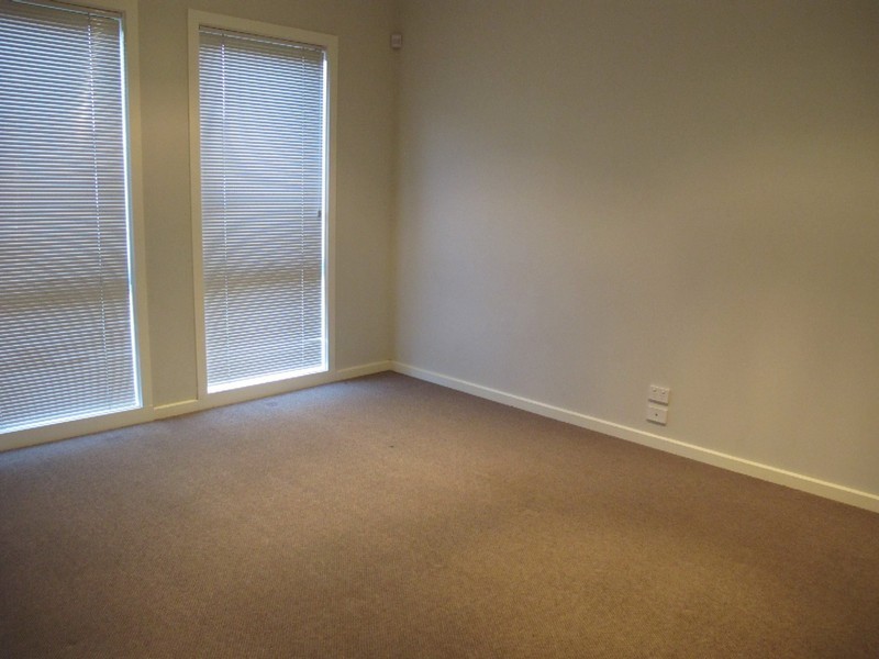 6 Parsley Street, Caroline Springs VIC 3023