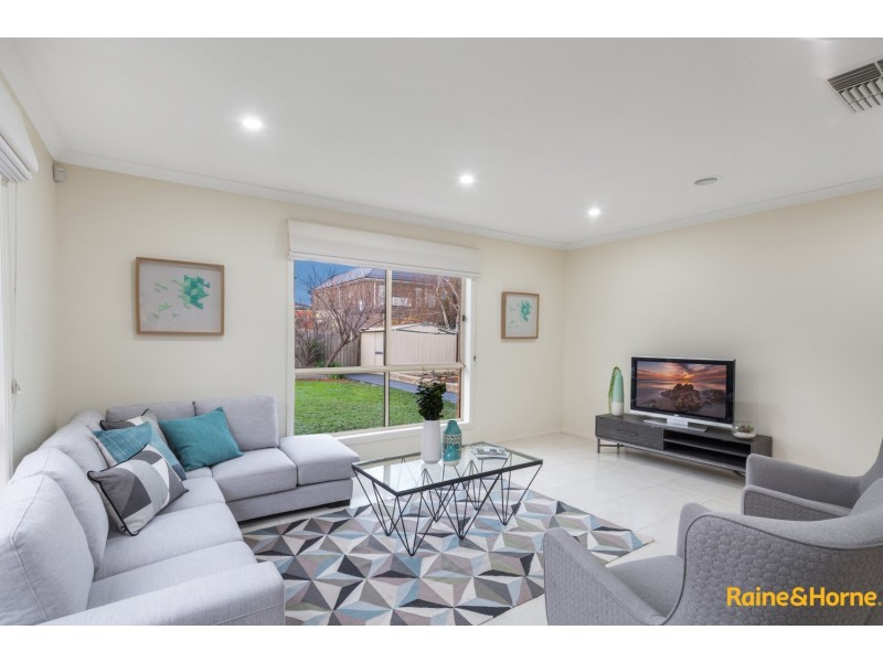 5 LATROBE TERRACE, Taylors Hill VIC 3037