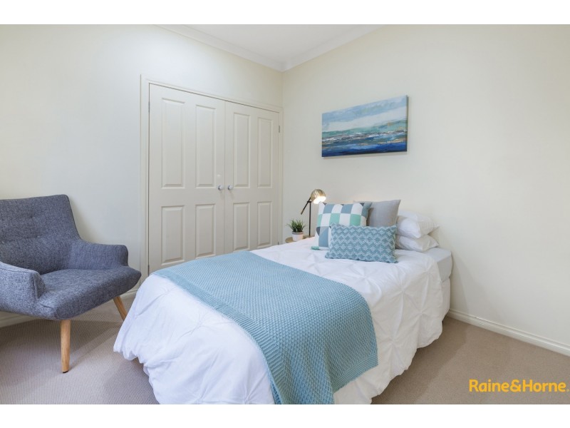 5 LATROBE TERRACE, Taylors Hill VIC 3037