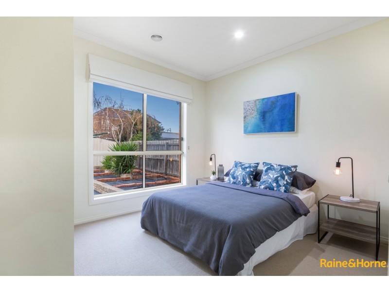 5 LATROBE TERRACE, Taylors Hill VIC 3037