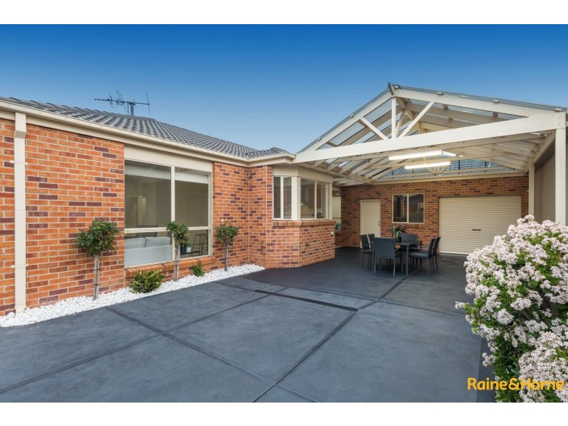 5 LATROBE TERRACE, Taylors Hill VIC 3037