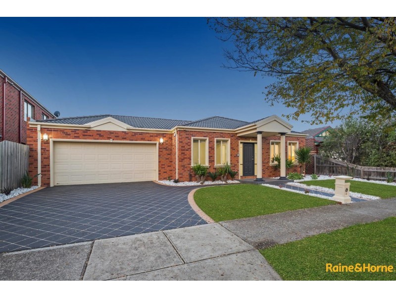 5 LATROBE TERRACE, Taylors Hill VIC 3037