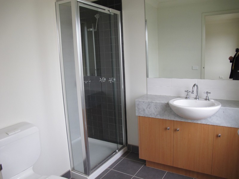 33A Wentworth Drive, Taylors Lakes VIC 3038