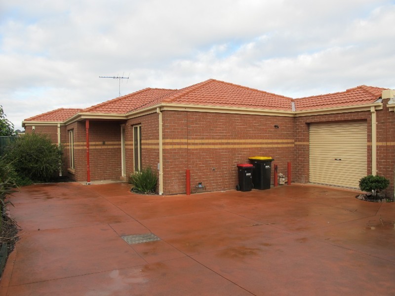 3/4 Balmoral Close, Hillside VIC 3037