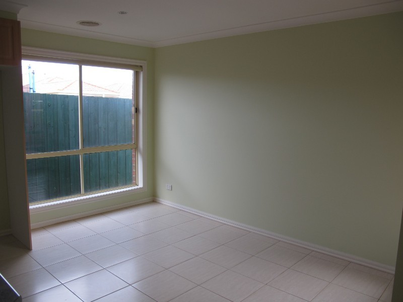 3/4 Balmoral Close, Hillside VIC 3037