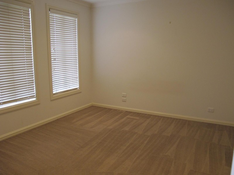 32 Menzies Drive, Burnside Heights VIC 3023