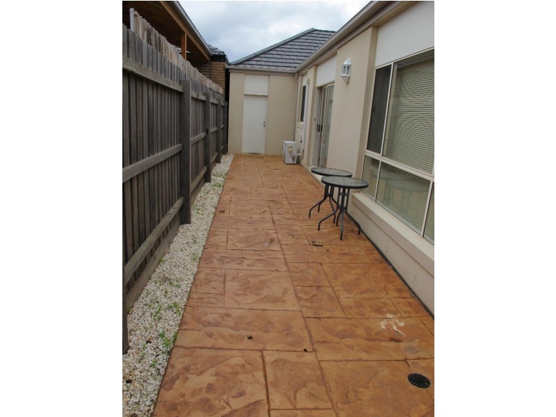 32 Menzies Drive, Burnside Heights VIC 3023