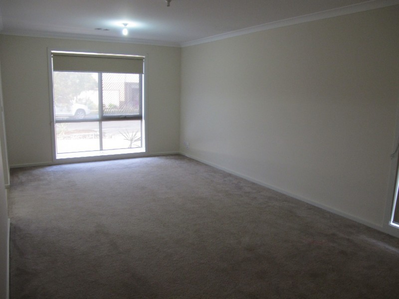 3 Scullin Road, Burnside Heights VIC 3023