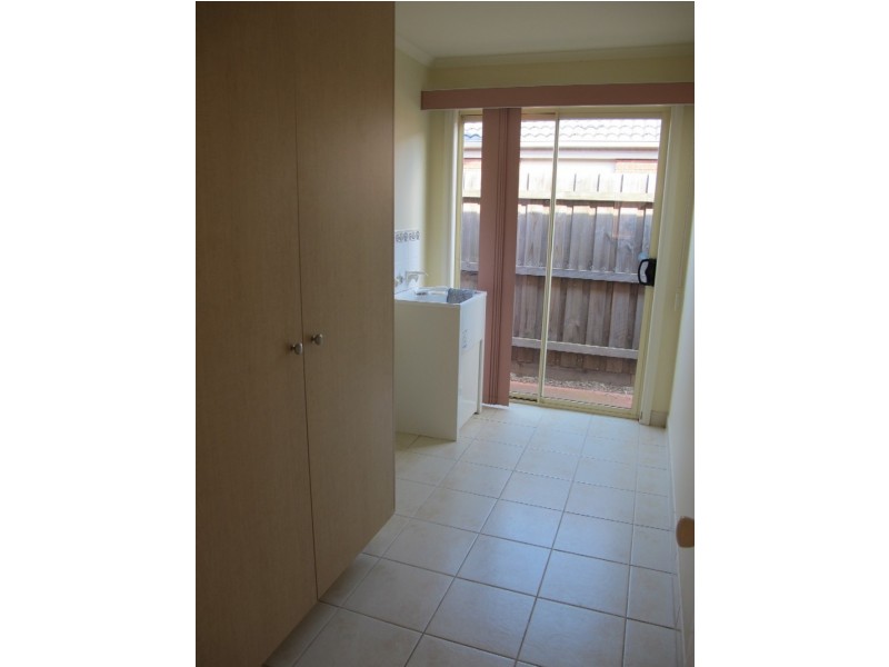 6 Clyde Close, Taylors Hill VIC 3037