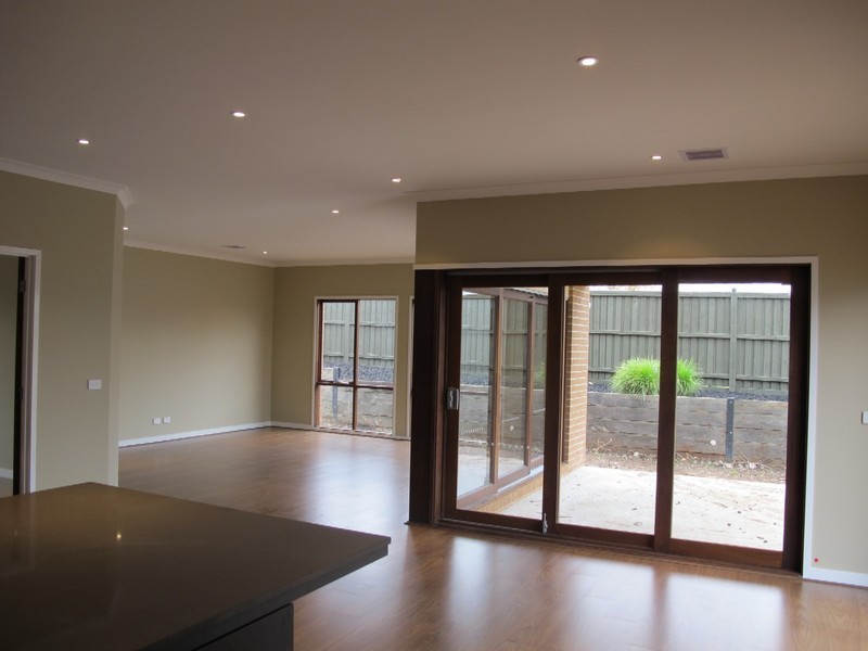 1 Drummond Street, Caroline Springs VIC 3023