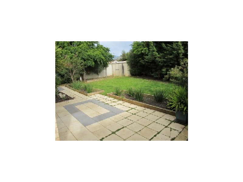 93 Springlake Avenue, Caroline Springs VIC 3023