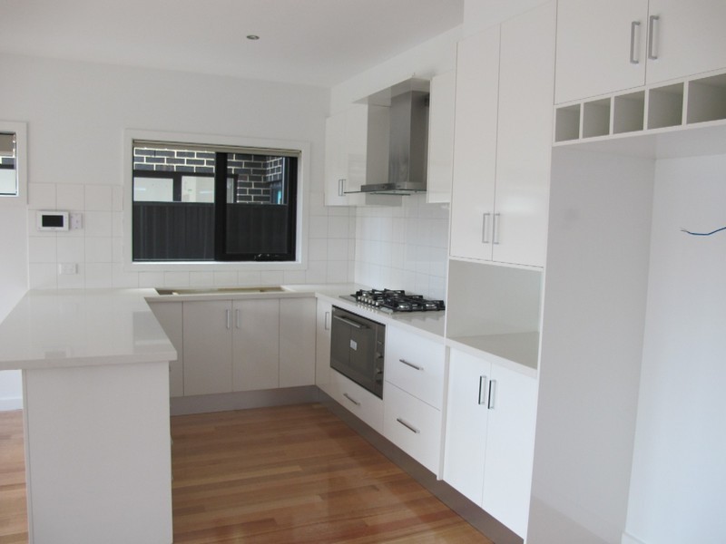 3/5 Chelsworth Place, Caroline Springs VIC 3023