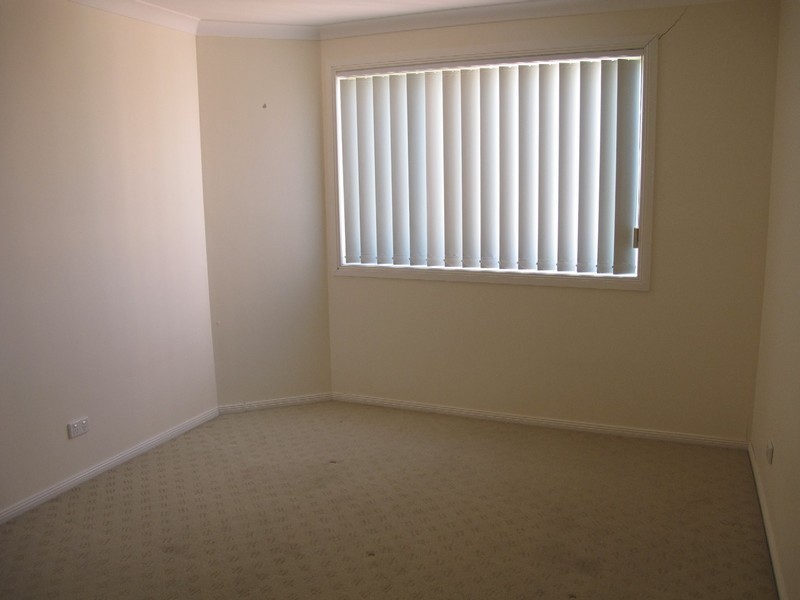 2B Orchid Square, Sydenham VIC 3037