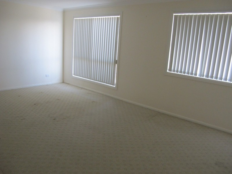 2B Orchid Square, Sydenham VIC 3037