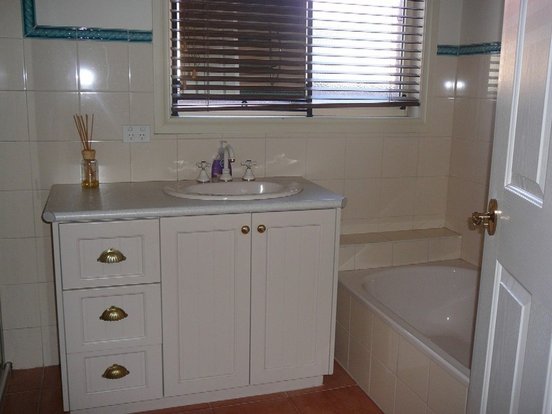 1A Glencara Street, Avondale Heights VIC 3034