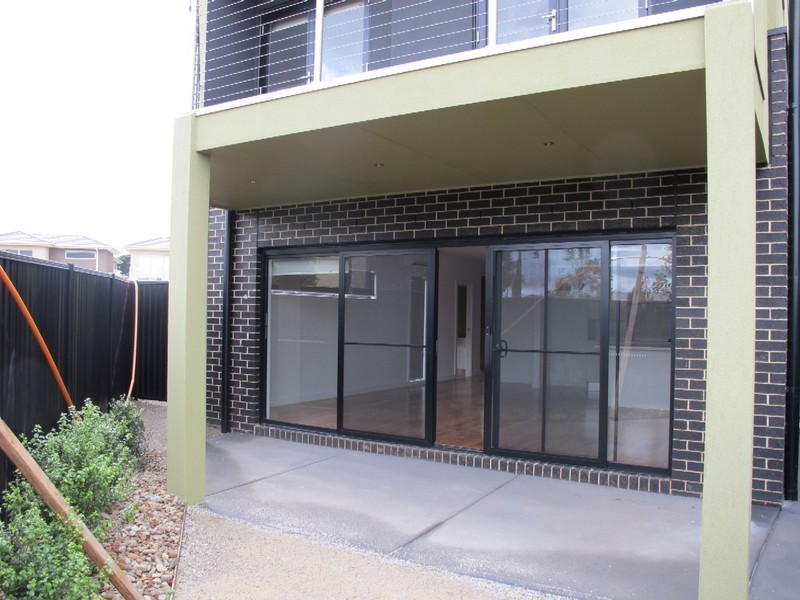 6/5 Chelsworth Place, Caroline Springs VIC 3023