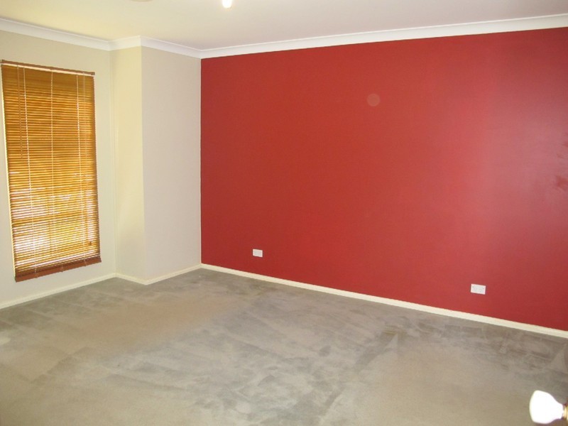 93 Springlake Avenue, Caroline Springs VIC 3023