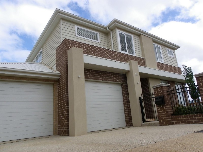 22 Monckton Place, Caroline Springs VIC 3023