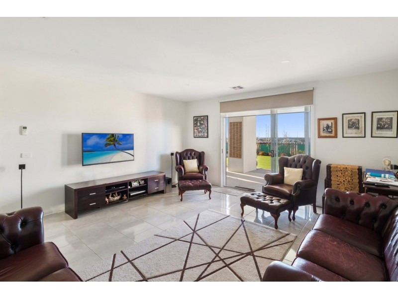 40 Catamaran Drive (Wyndham Harbour), Werribee South VIC 3030