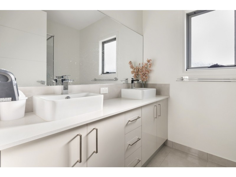 40 Catamaran Drive (Wyndham Harbour), Werribee South VIC 3030