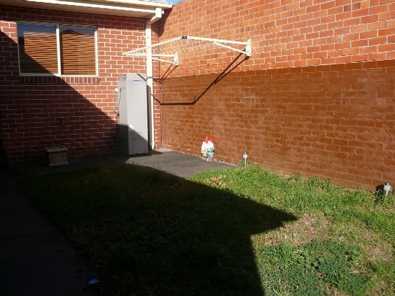 1a Glencara Street, Avondale Heights VIC 3034