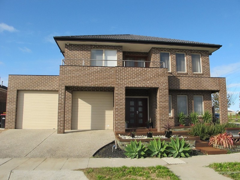 4 Anna Maree Place, Caroline Springs VIC 3023