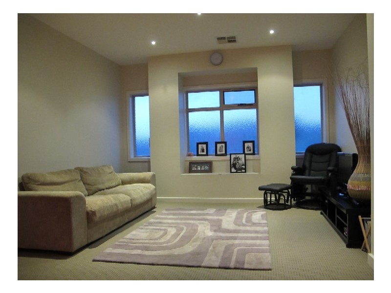 4 Anna Maree Place, Caroline Springs VIC 3023