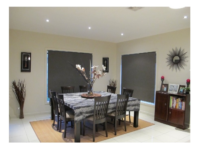 4 Anna Maree Place, Caroline Springs VIC 3023