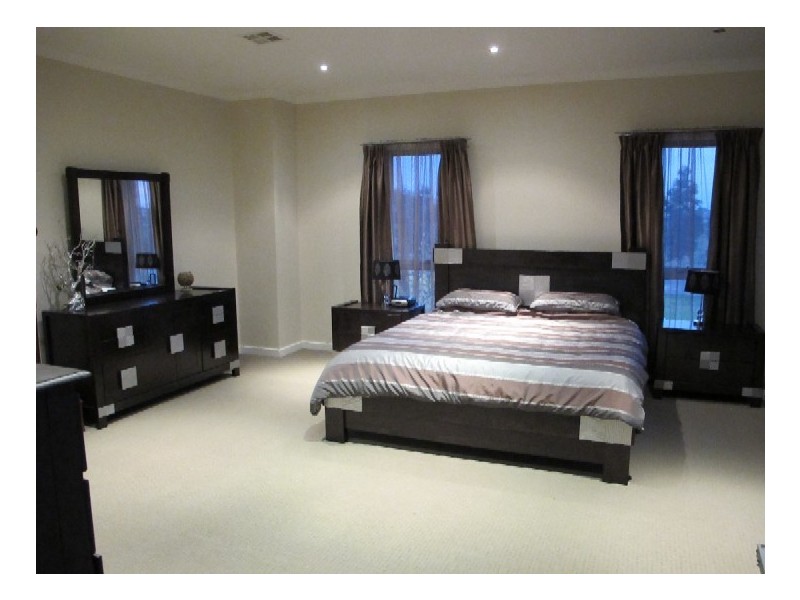 4 Anna Maree Place, Caroline Springs VIC 3023