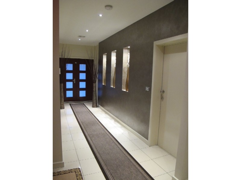 4 Anna Maree Place, Caroline Springs VIC 3023