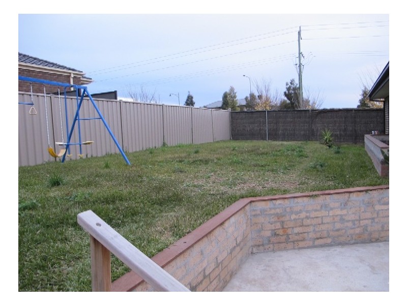 4 Anna Maree Place, Caroline Springs VIC 3023