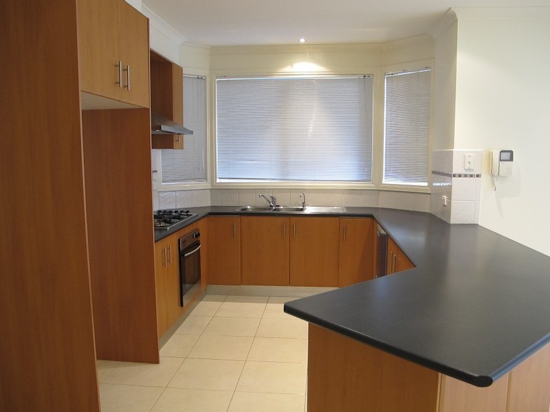 5 Latrobe Terrace, Taylors Hill VIC 3037