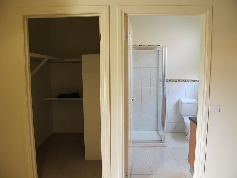 5 Latrobe Terrace, Taylors Hill VIC 3037